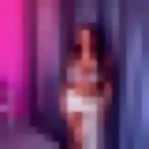 Rejoins Elena, 27 ans à Angoulême en t'inscrivant