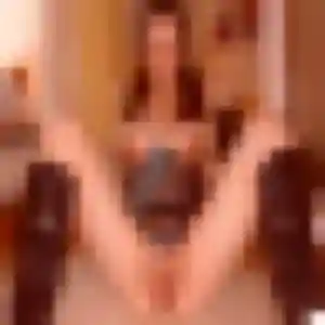 Charmante Touria, 21 ans à Annezin - voir sa photo