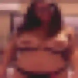 Charmante Valerie, 27 ans à Briec - la contacter