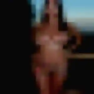 Angelique, 45 ans, en ligne à Cappelle-la-Grande pour une rencontre coquine