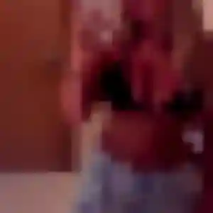 Rencontre Viviane, 28 ans à Combourg en privé