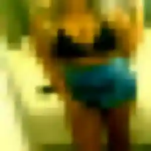 Photo de Corinne à Cuges-les-Pins (20 ans) - rencontre sexy anonyme