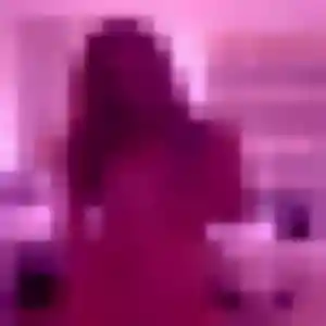 Contacte Rose-Marie, 19 ans à Donzère gratuitement