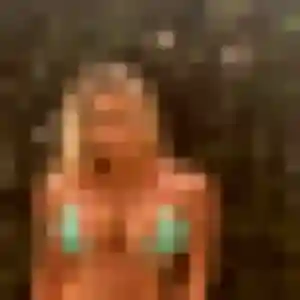 Photo de Christelle à La Colle-sur-Loup (36 ans) - rencontre sexy anonyme