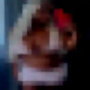 Emmanuelle, 25 ans, connectée à Le Loroux-Bottereau pour une rencontre coquine