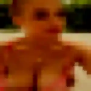 Découvre Erika, 29 ans à Les Angles en privé