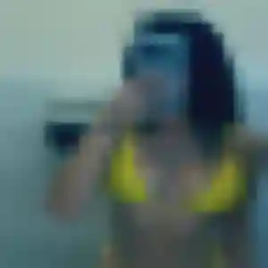 Karine de Lille, 19 ans - rencontre sexy discret