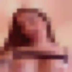 rencontre sexy à Louveciennes : photo de Dounia, 25 ans - inscription gratuite