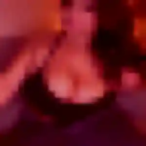 Zineb, 28 ans, connectée à Merville pour une rencontre coquine