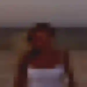 Charmante Delphine, 23 ans à Mont-Saint-Aignan - voir sa photo