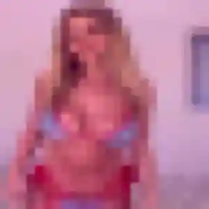 Adeline, 25 ans, connectée à Paray-Vieille-Poste pour un rencontre sexy