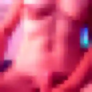 Daphne, 19 ans, connectée à Saint-Avé pour une rencontre coquine
