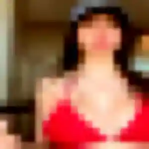 Rencontre Mia, 27 ans à Saint-Cannat en privé
