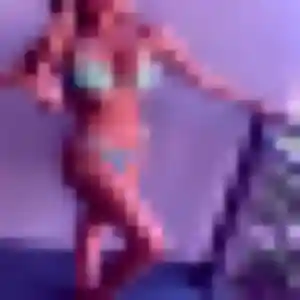 Priscilla, 28 ans, en ligne à Thiers pour une rencontre coquine