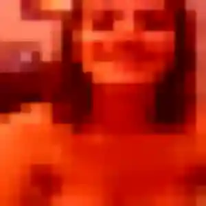 Rejoins Bettina, 22 ans à Villeneuve-Tolosane gratuitement